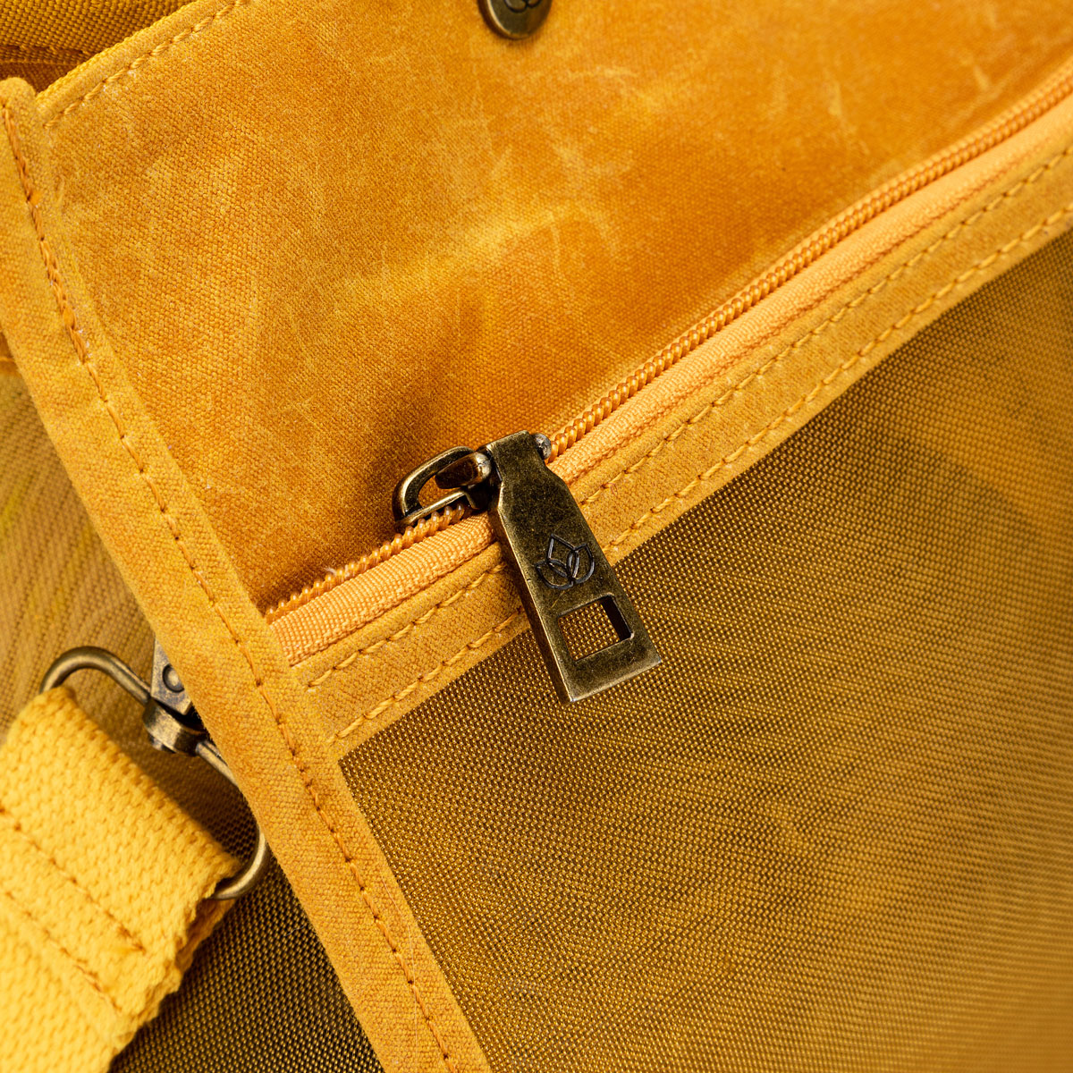 Della Q Maker's Mesh Tote